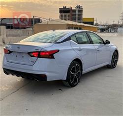 نيسان ألتيما